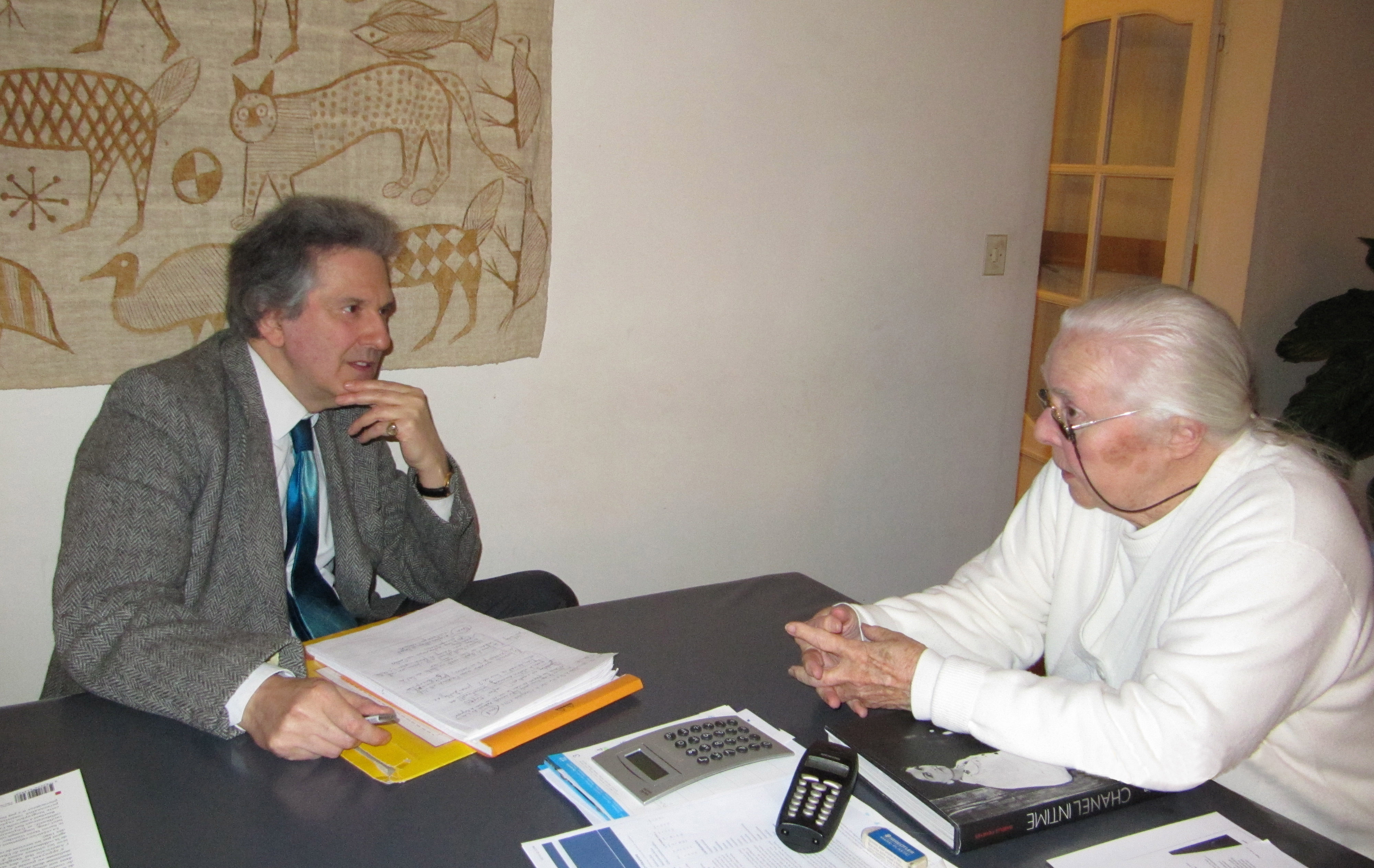 Gabrielle Palasse-Labrunie, petite-nièce de Coco Chanel 
                avec l’auteur, Isée St.John Knowles